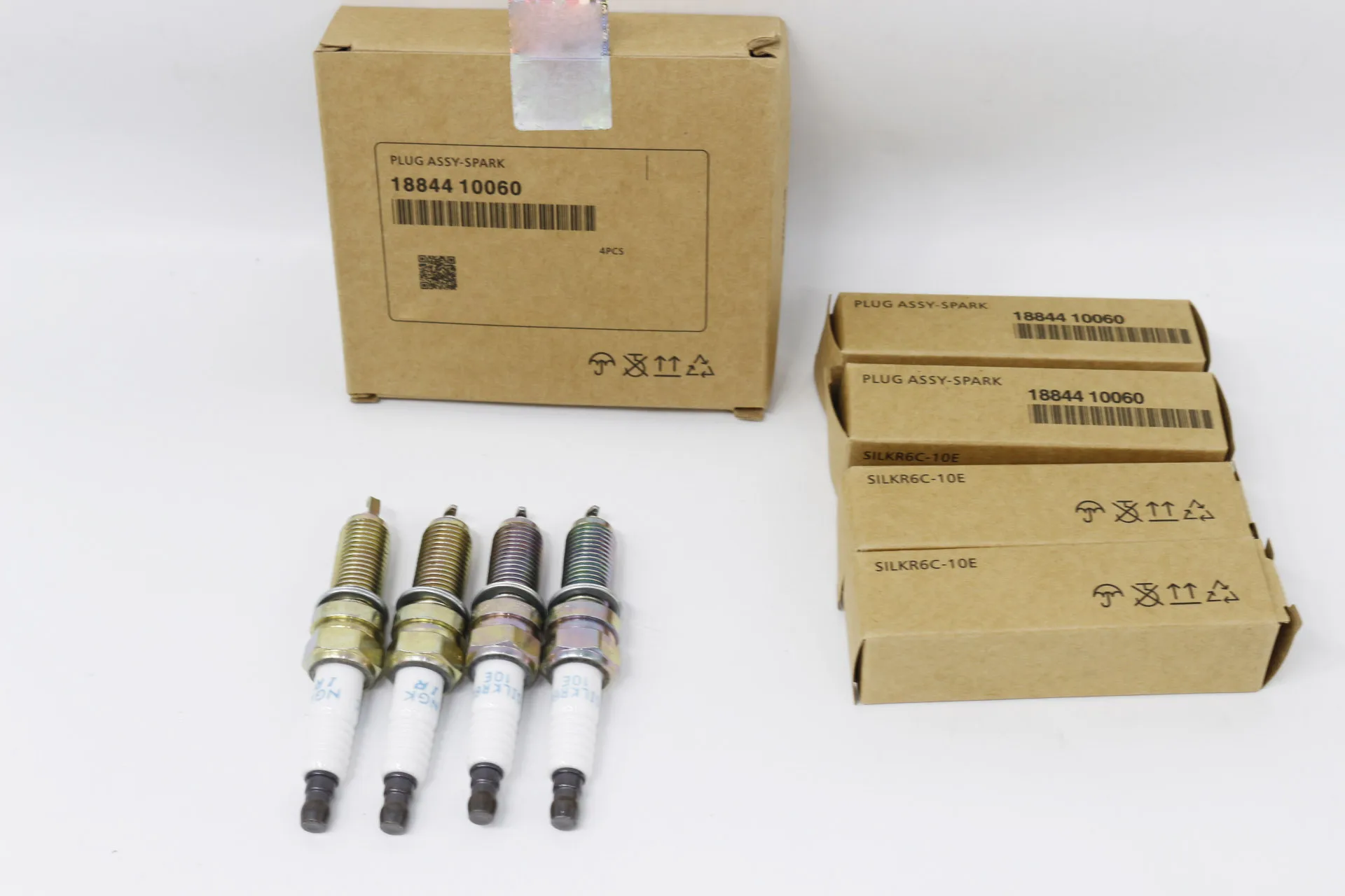 4Pcs 18844-10060 SILKR6C10E Iridium Spark Plug For Hyundai Kia I10 I20 I30 Fiat  0.9L 1.0L 1.2L 1.4L 18844 10060