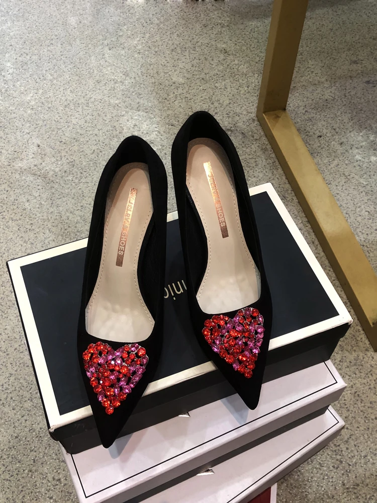 Black Heart Diamond High Heels 2024 Spring New Design Sense Niche Light Mouth Slim Heels Versatile Style Pointed Women's Shoes