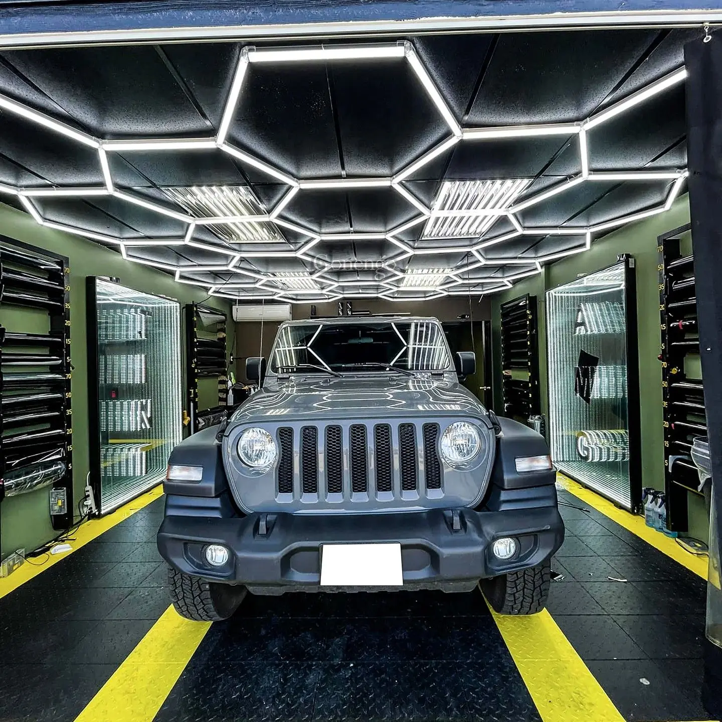 

Лидер продаж, шестиугольный светодиодный светильник, ультра яркий сотовый потолочный светильник 6500K, простая установка для гаража, склада, деталей автомобиля, домашнего спортзала