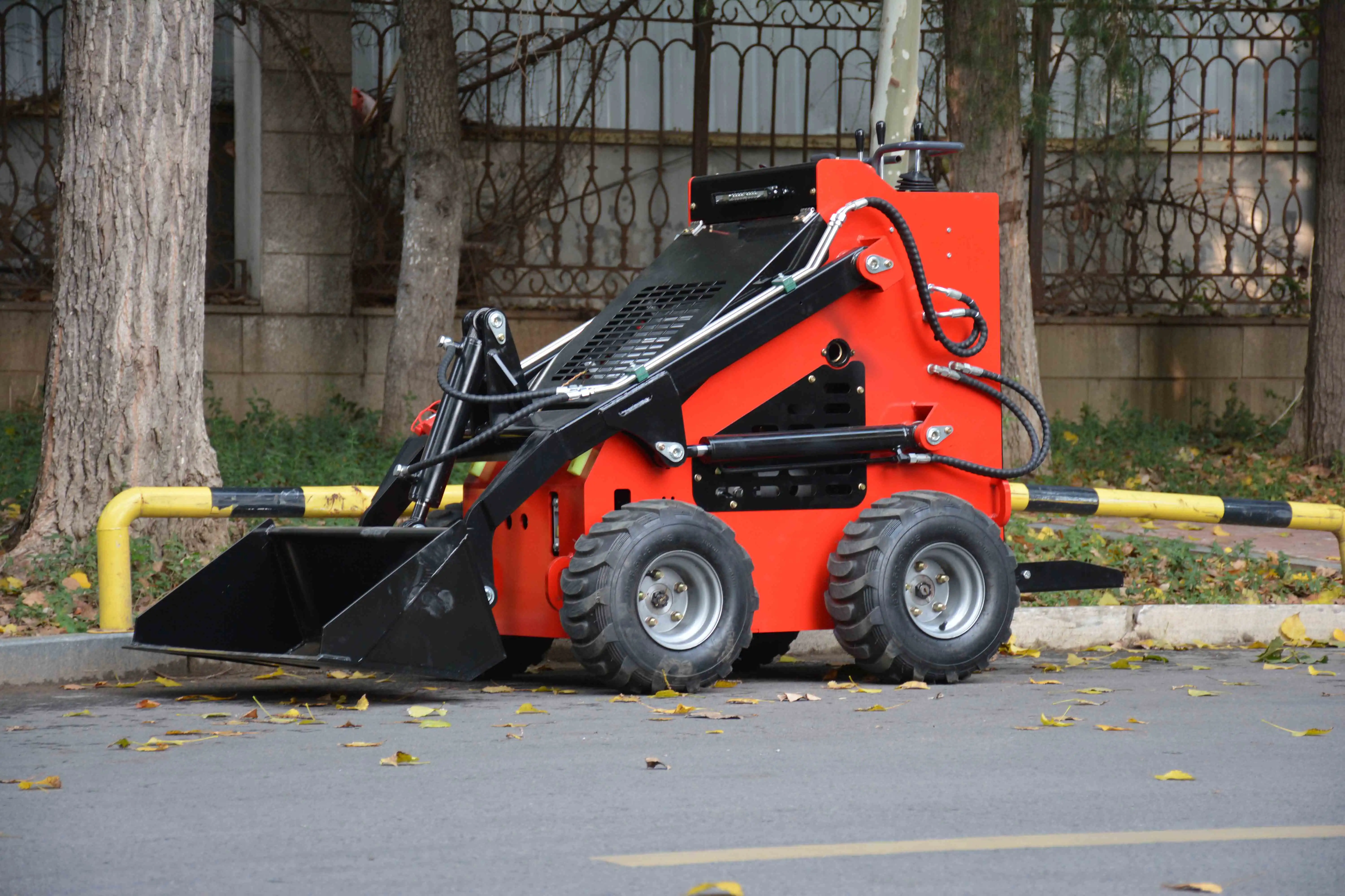 AST-360Sスキッドステアローダーホイールローダー1トン小型ローダー、農場、果樹園、建設作業用、中国カスタマイズ