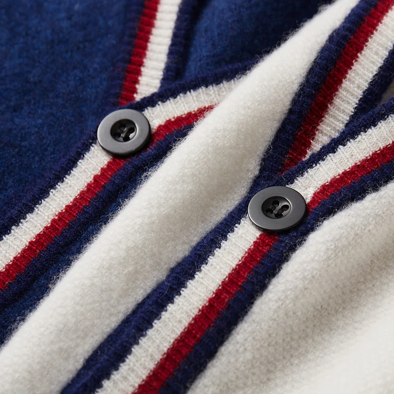 Giacca lavorata a maglia in lana merino al 100% da uomo con scollo a V cardigan a righe abbinato ai colori moda jacquard cappotto di grandi dimensioni camicia base autunnale