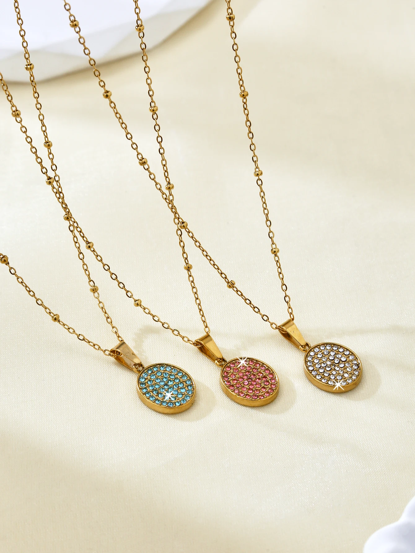 Simple Fashion Ins Delicate Stainless Steel 18K Gold-Plated Full Diamonds Round Plaque Pendant Collarbone Chain Women'S