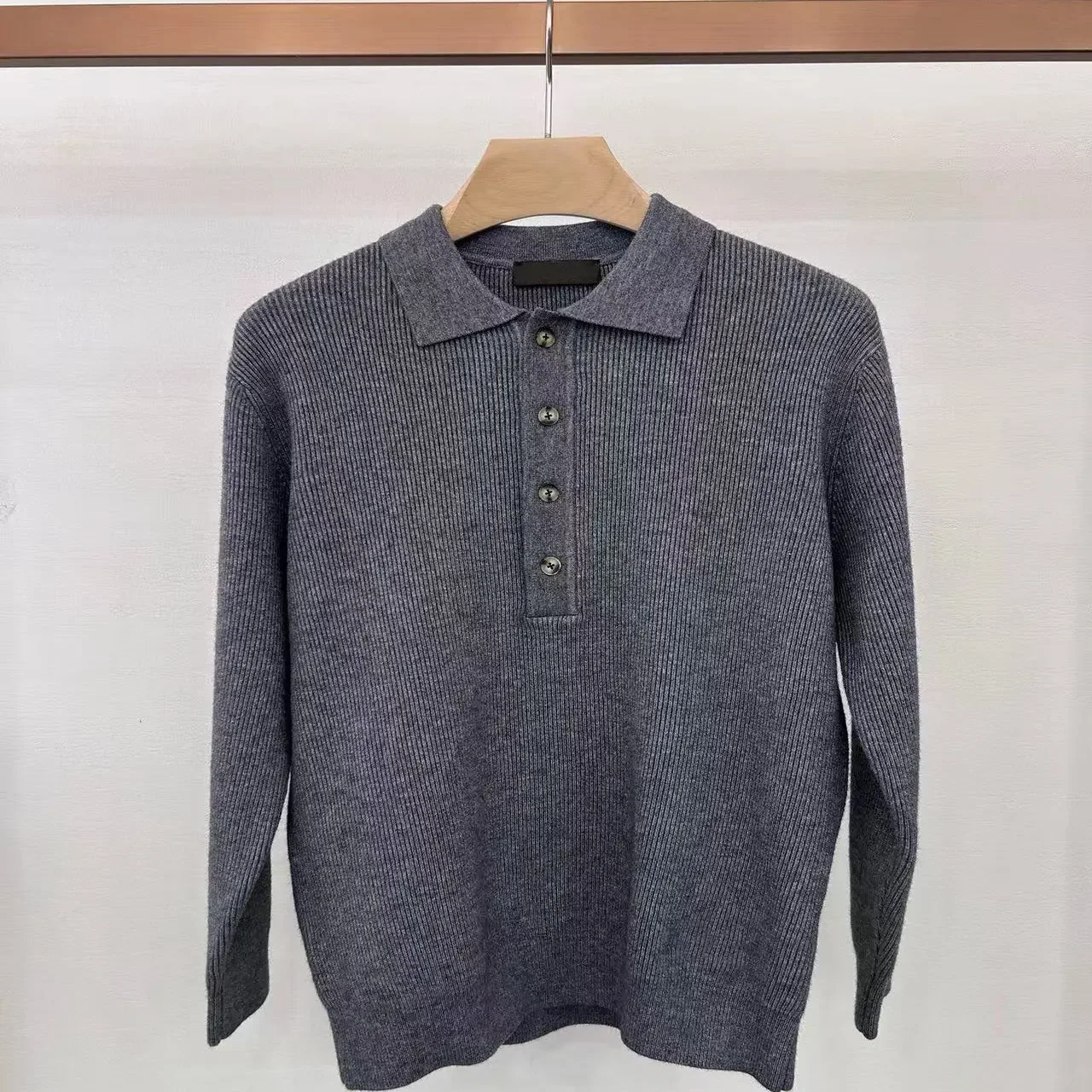 

Italian LP Lapel Knitted Sweater Simple Casual Long Sleeve Sweater