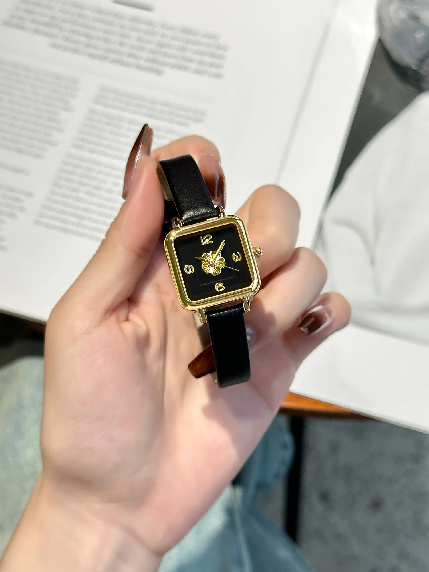 

Watches for women 2025 new light luxury waterproof retro high-end ladies watch gift elegant women's watch ladies accessories