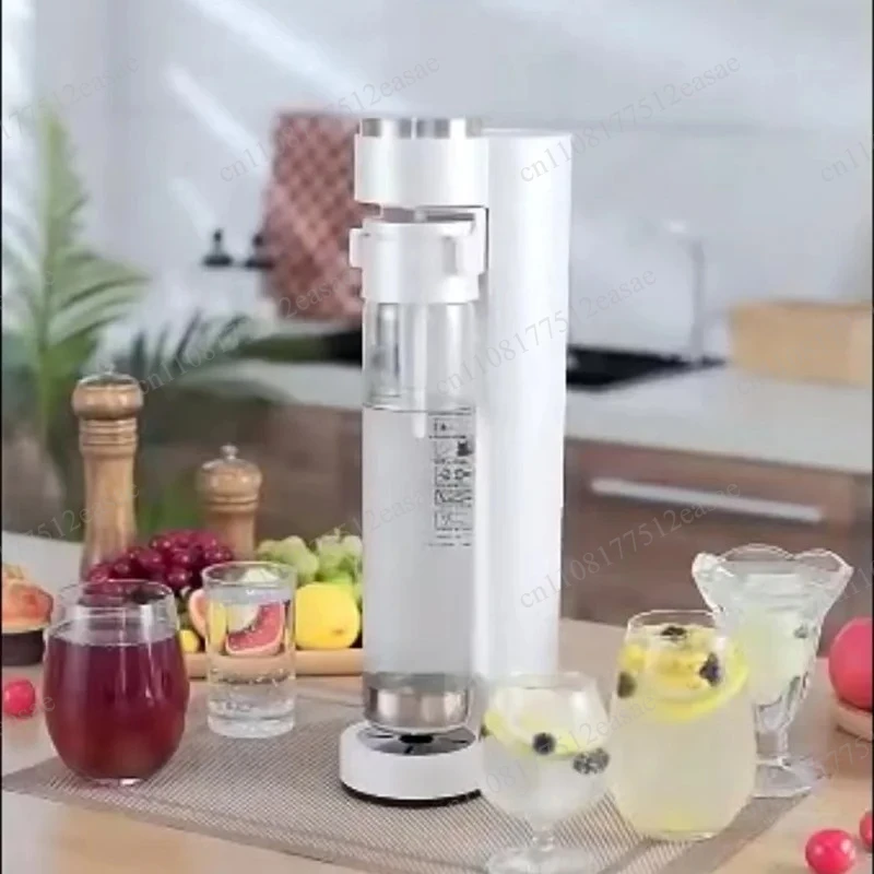 macchina-per-acqua-frizzante-domestica-per-la-preparazione-di-bevande-gassate