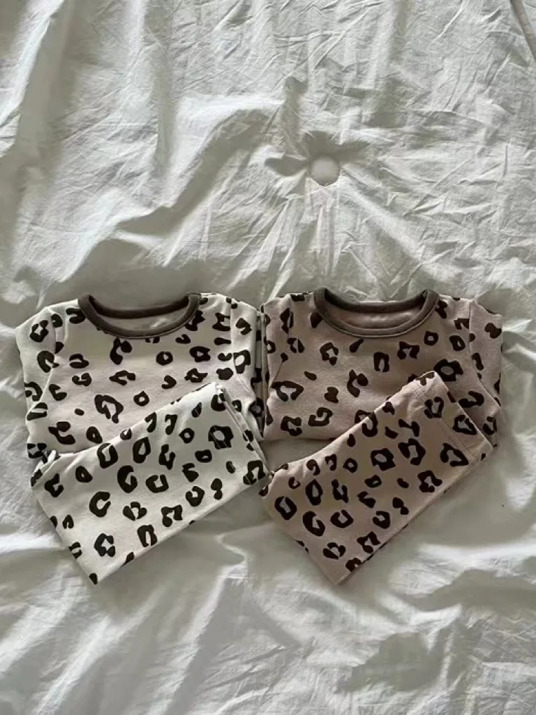 Conjunto de ropa de manga larga para bebé, Tops y a la moda Pantalones estampados, traje de 2 piezas para niño y niña, ropa suave para el hogar,