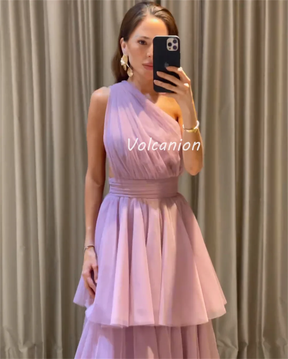 Vestido de fiesta drapeado escalonado con pliegues de tul elegante de estilo moderno personalizado vestidos largos de un solo hombro vestidos para ocasiones a medida a juego