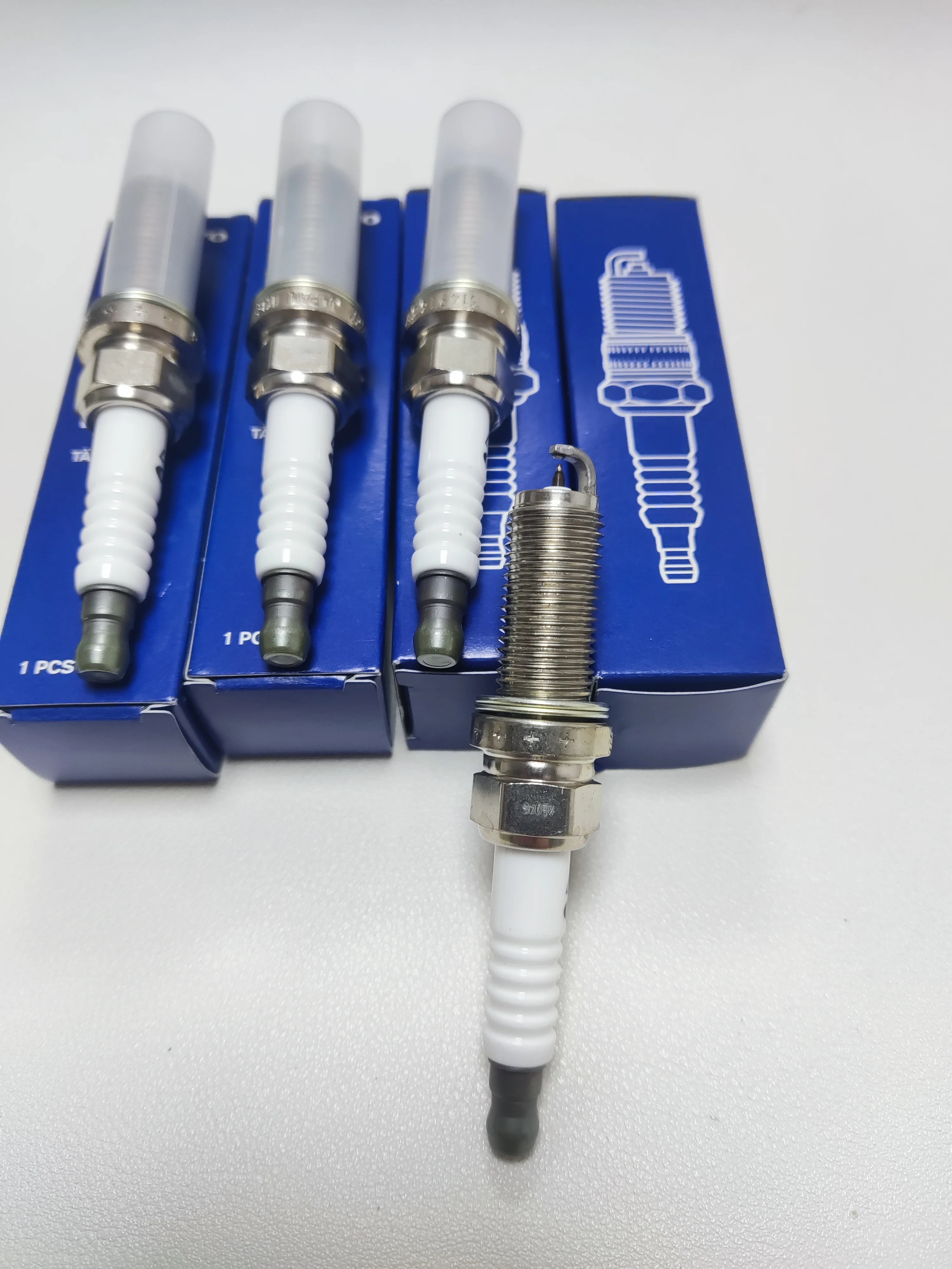 High Quality Auto Parts Spark Plug Kit Four Pack OEM 31673604 32290011 For Volvo XC90 XC60 XC40 V90  V60 V40 S80 S60L