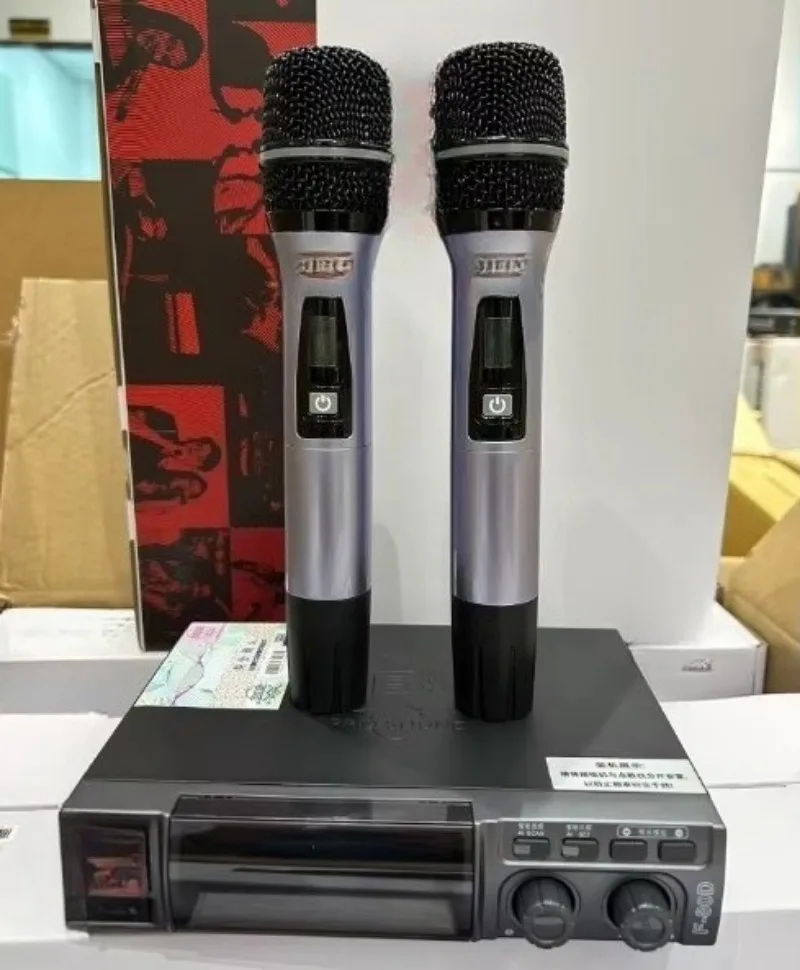 Wireless Microphone System 200 Channels 50m Range Dynamic Handheld Mic for KTV Stage