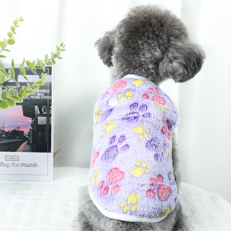 Flannel pet vests with multi-color prints are easy to match and are a must-have for both home and travel