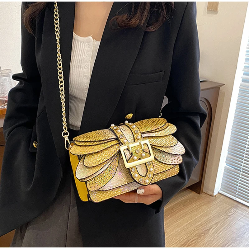 New Gorgeous Diamond Women\'s Bag 2024 Brand Luxury Designer Pearl Butterfly Wings Snakeskin Pattern Niche Fashion Crossbody Bag