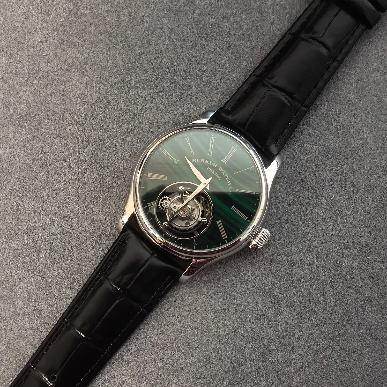 

Мужские часы PIERRE PAULIN с турбийоном, 42 мм, механические, с ручным заводом, сапфировое стекло, циферблат с павлиньим зеленым камнем