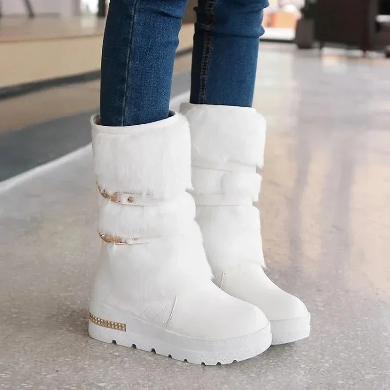 Winter Women\'s Flat-bottomed Inner Heightened Middle Tube Wool Boots Large Lady Belt Buckle Cotton Shoes Plus Velvet Snow Boots