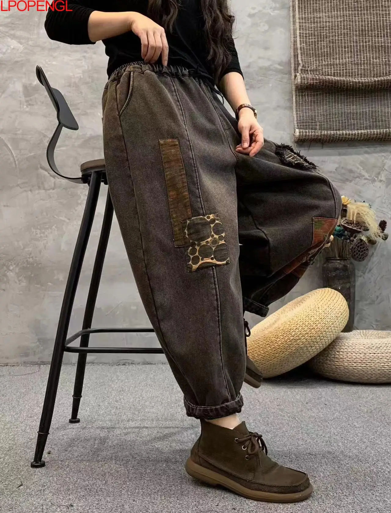 2024 primavera nuovo Patchwork strappato ricamato letterario Jeans larghi con coulisse donna Streetwear tasche Patch Denim Harem Pants