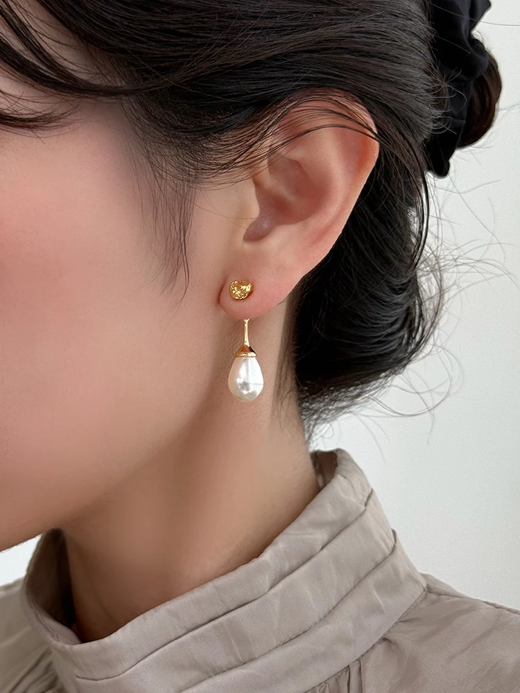 2026 Neue Imitationsperlen-Tropfenförmige Anhänger-Ohrringe in Goldfarbe für Damen, Eleganter Trendschmuck, Luxus-Accessoires für Partys – Detail 11