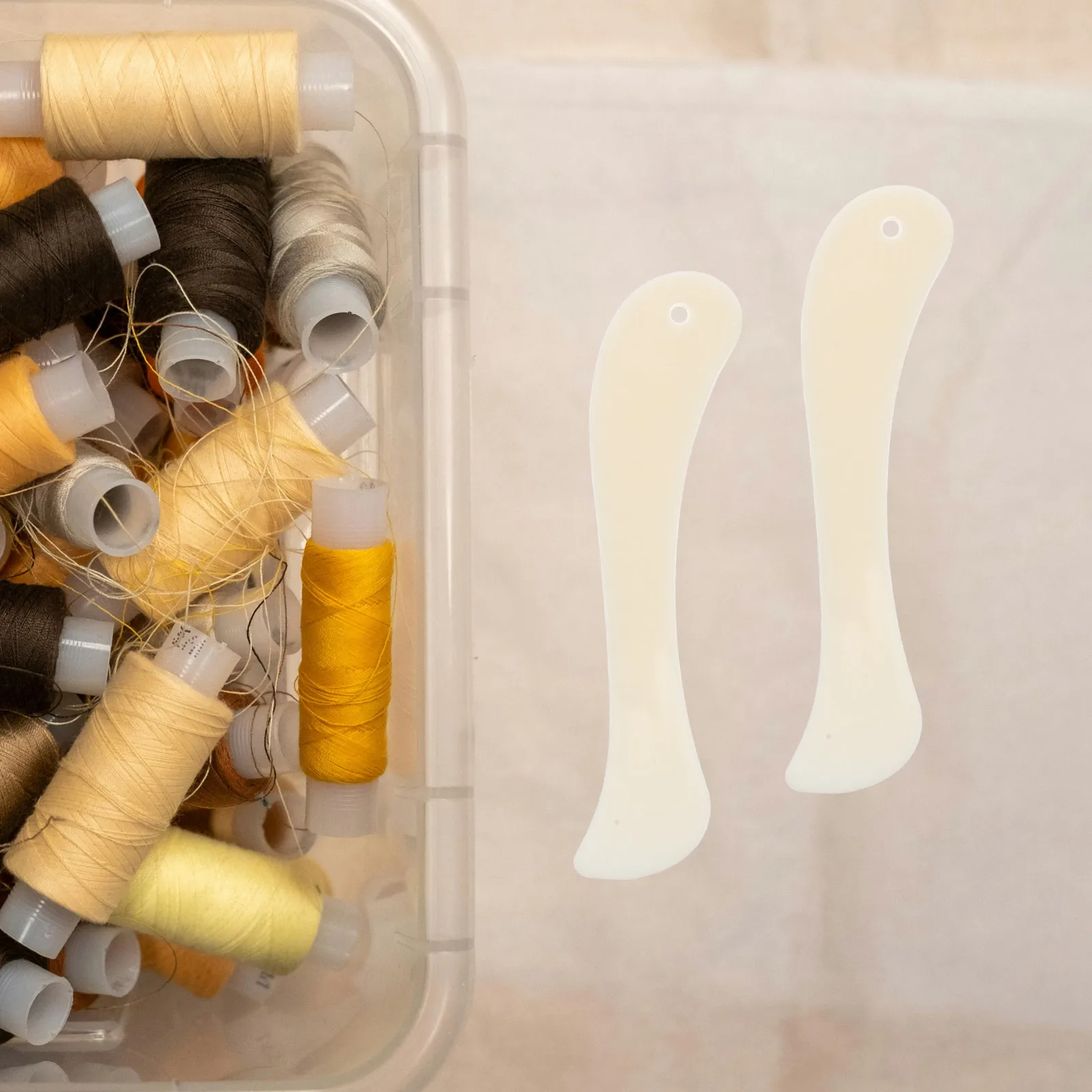 

2Pcs Sewing Tools Seam Guide Ruler Fabric Presser Washable Marking Pen Embroidery Crease Marker Scrapbooking