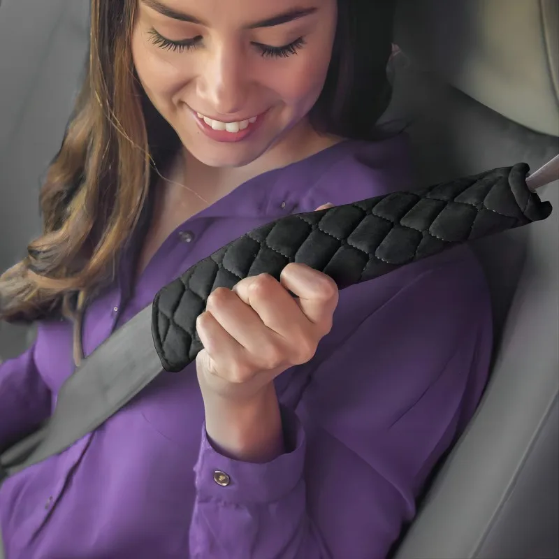 Adjustable and Comfortable Seat Belt Covers in Soft Velvet Fabric - Perfect for Car, Truck, SUV, Backpacks