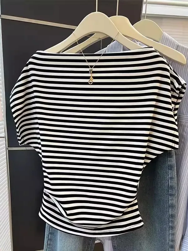 

Summer 2026 Women's Knitted T-Shirt One-Shoulder Stripe Asymmetrical Design Slimming Effect Outerwear Casual Commute Style