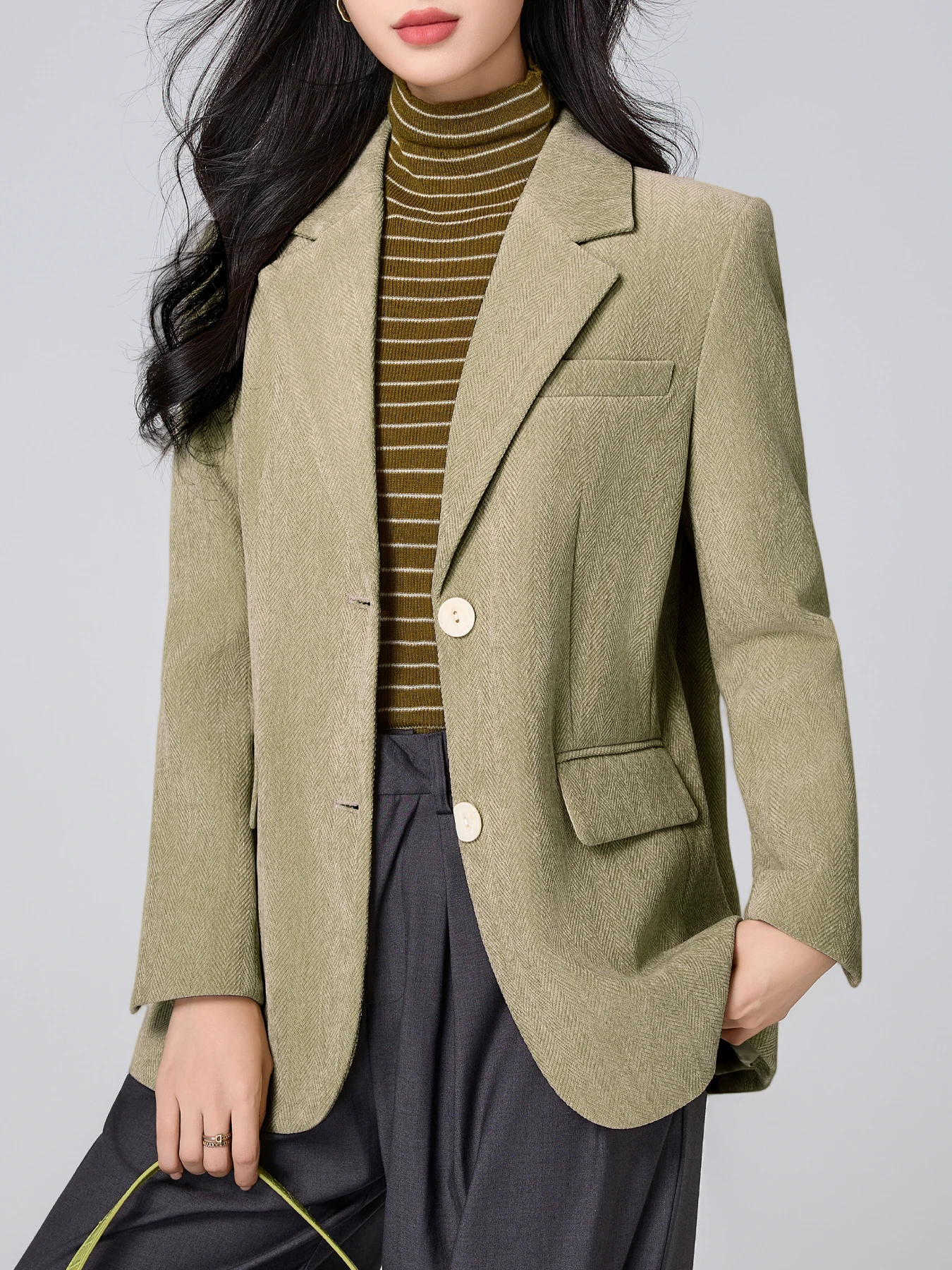 

Women's Single-Breasted Notched Lapel Blazer with Pockets Minimalist Premium Elegant Professional Office Suit Top