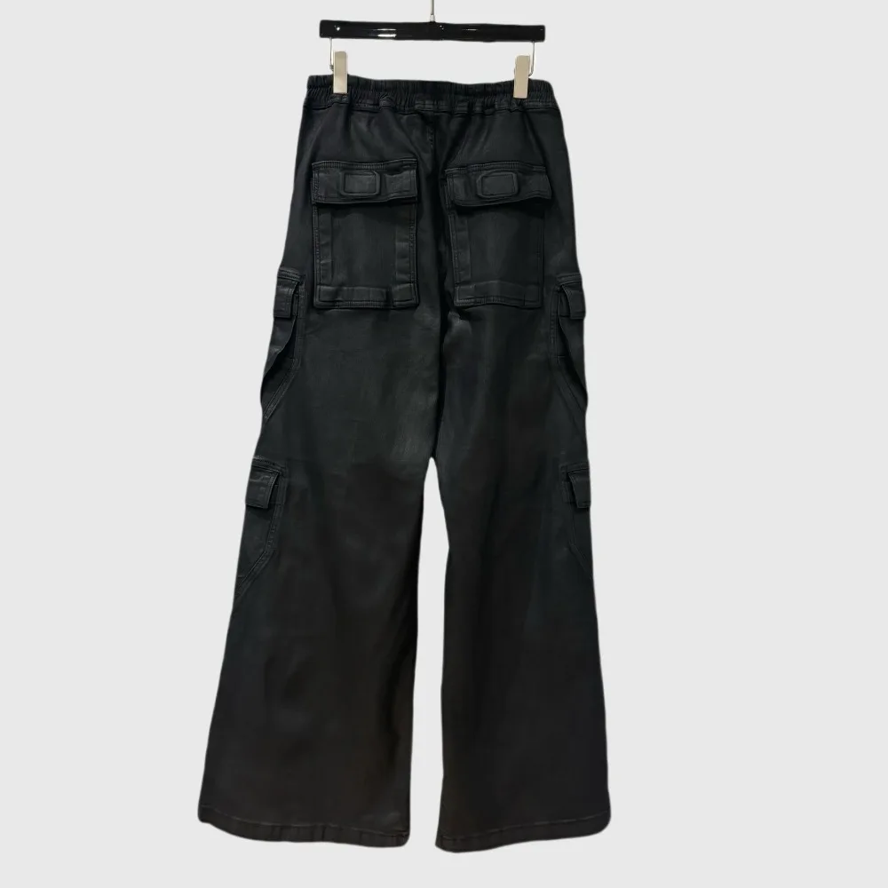 Dunkle RO-Stil High Street Style Arbeitsjeans mit weitem Bein, elastische Taille für Herren, dunkle, bodenlange, ausgestellte Freizeithose mit mehreren Taschen