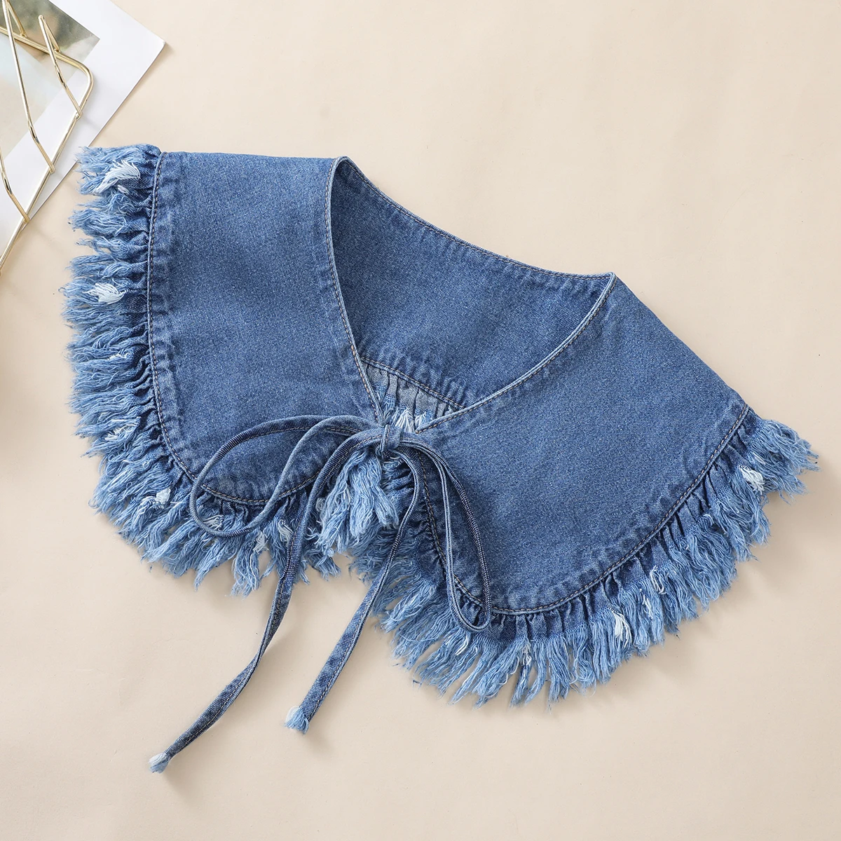 Women\'s Washed Denim Shawl Collar with Pleated Lace and Fashionable Fake Collar