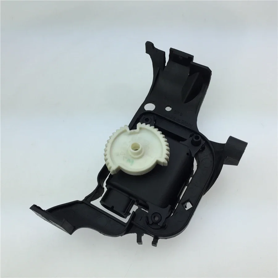 

motorcycle For car Polo POLO old models within the evaporation tank motor cycle motor bracket with white wheels