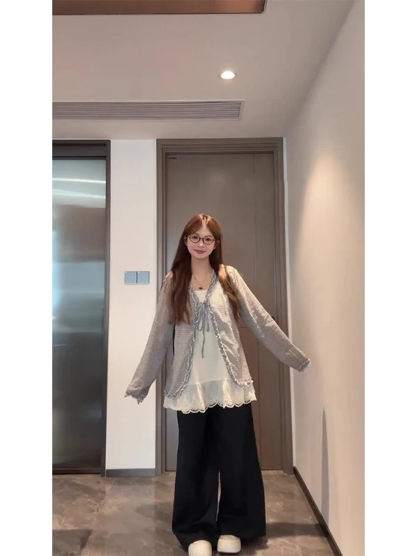 Conjunto de Dos Piezas de Talla Grande, Diseño Sensacional, Hermoso Estilo Retro Artístico, Chaleco con Tirantes de Encaje y Cubierta con Cinturón de Madera