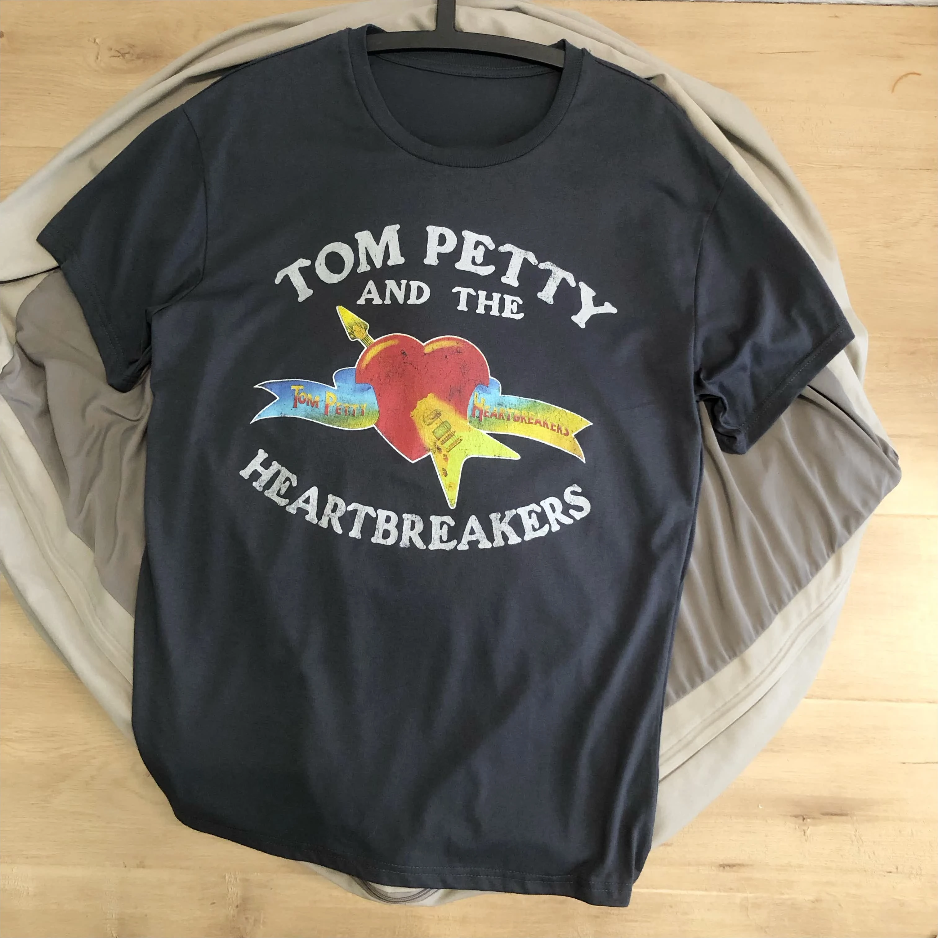 Tom Petty and The Heartbreakers Herz-Gitarren-Grafik Baumwoll-T-Shirt Brustdruck Dunkelblau Unisex Rundhals Kurzarm Herren-T-Shirt – Detail 8