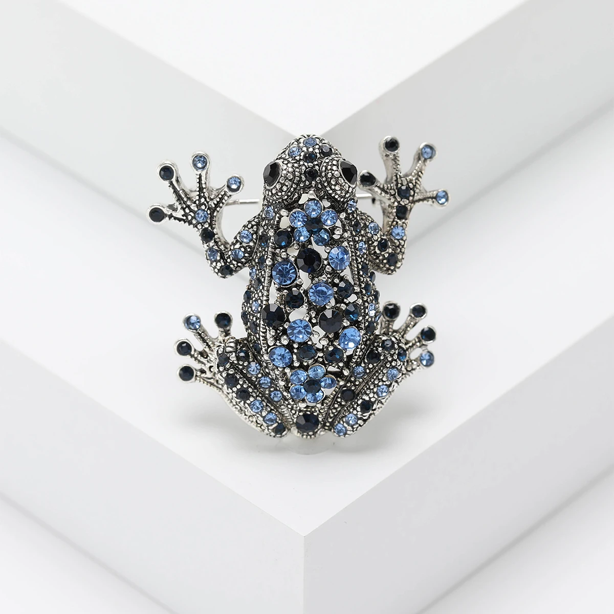 Beaut&Berry Cute Rhinestone Frog Brooches for Women Unisex 3-Color Animal Pins Office Party Casual Accessories Gifts