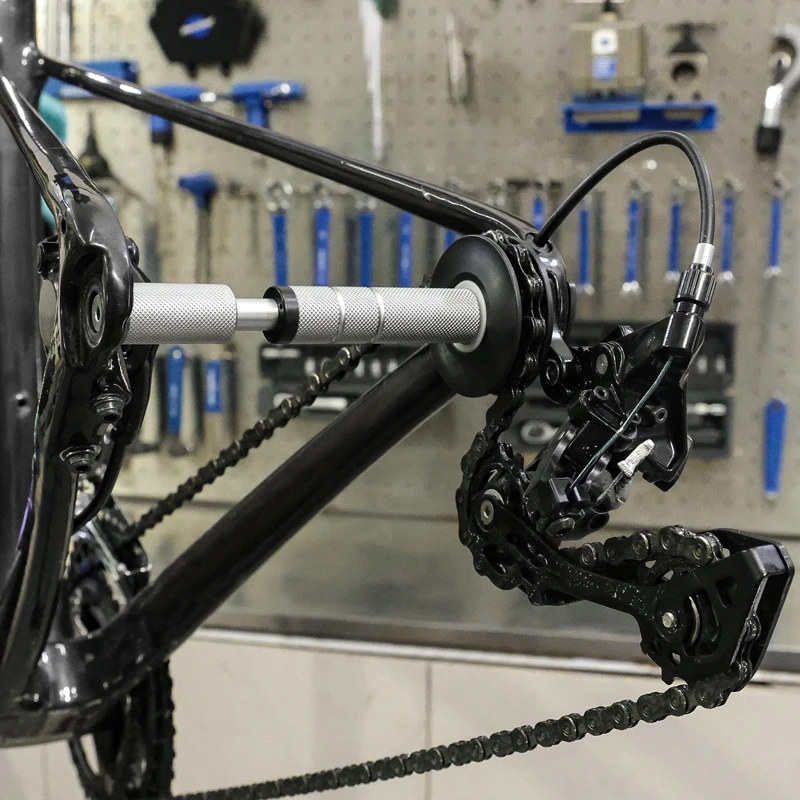 Image of LEBYCLE Fahrradkettenhalter Reinigungswerkzeug Fahrrad 12mm Steckachsen-Kettenhalter Fahrradkettenreinigung Freilaufketten-Waschhalterung