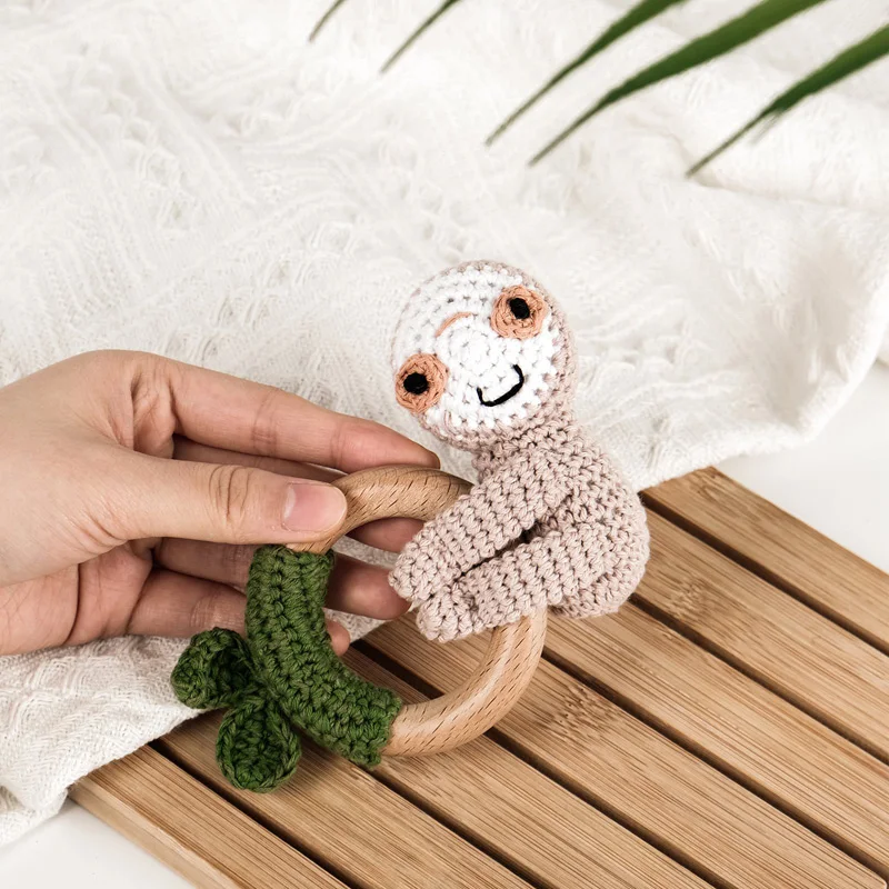 Hochet en bois TeWindsor pour bébé, anneau de musique, crochet, animal Kanter, bracelet sucette, jouets pour tout-petits, cadeaux de dentition pour bébé, 1PC