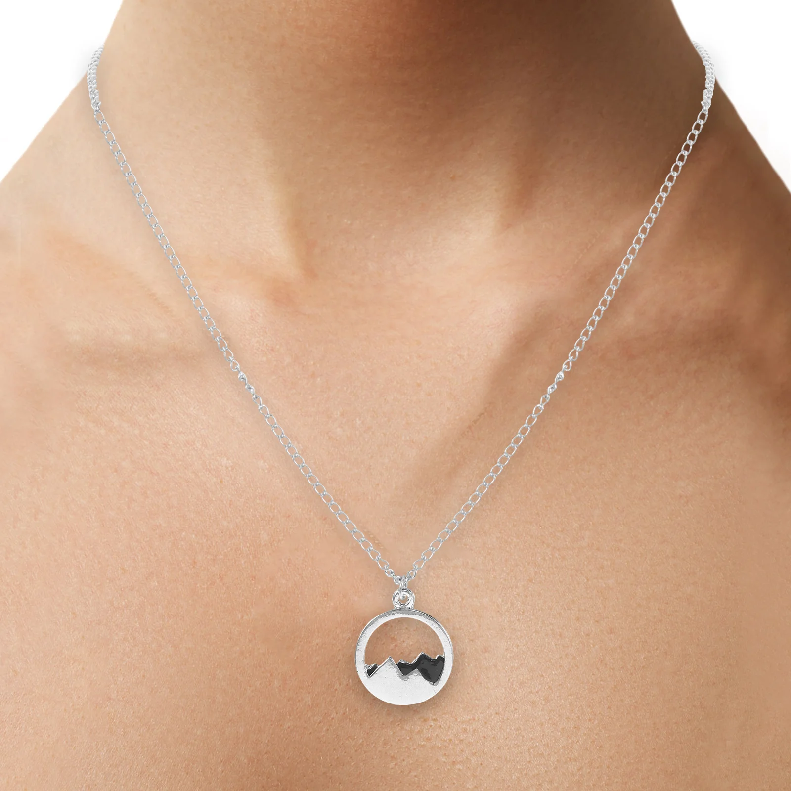 

2Pcs Outdoor Mountain Necklace Metal Pendant Chic Sweater Necklaces Lightweight Couple Jewelry Trendy Gifts