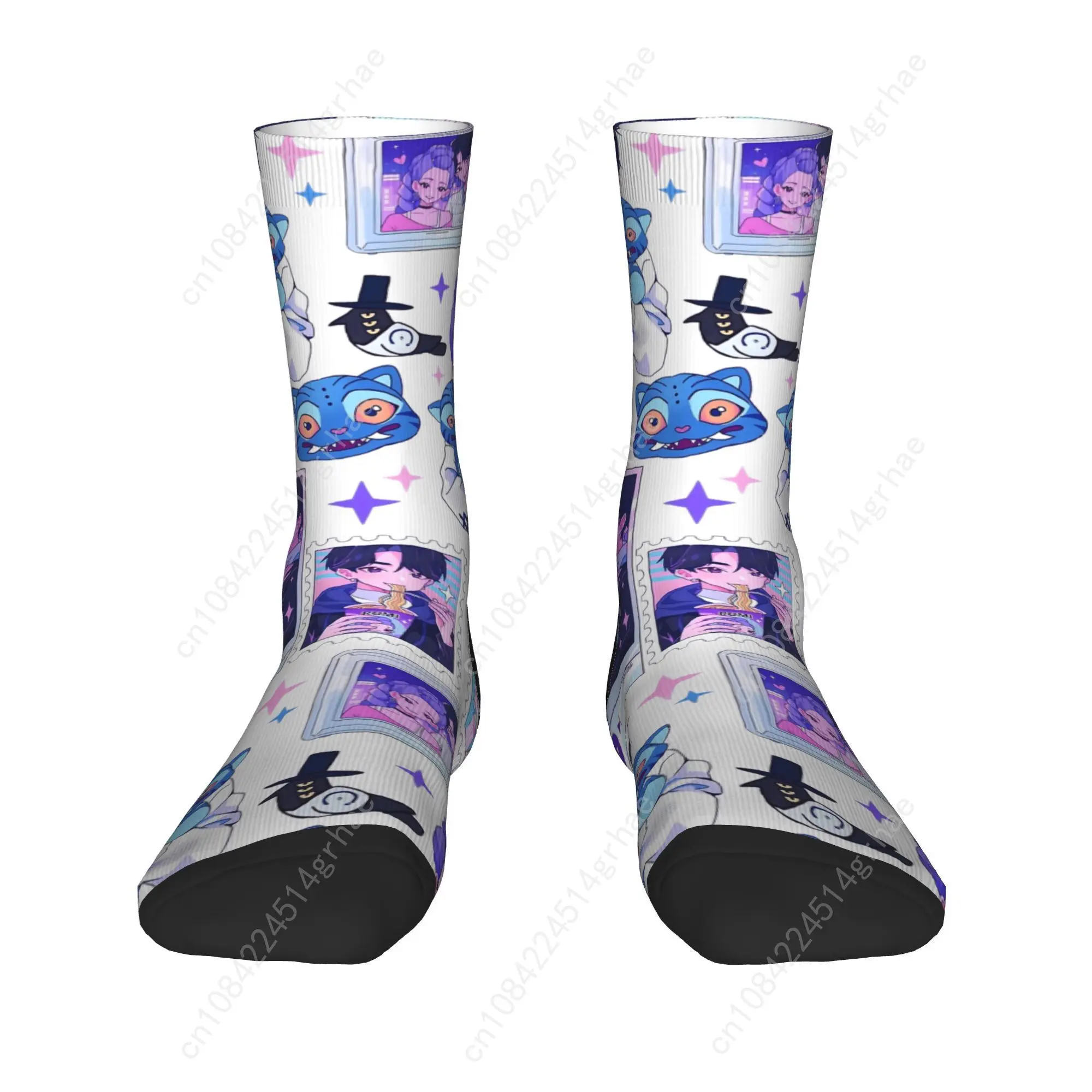 Rujinu Kpop شيطان الصيادين الجوارب عدم الانزلاق جوارب النساء الرجال الدافئة لينة الدراجات الجوارب الشتاء جوارب مطبوعة غير رسمية