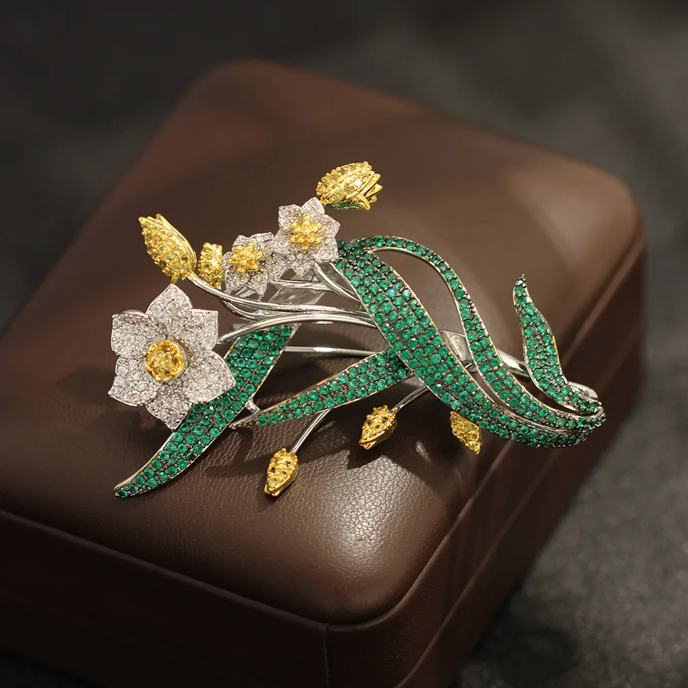 Vintage Heavy French Enamel Leaf Narcissus Brooch Exaggerated Light Luxury Orchid Pin for Women