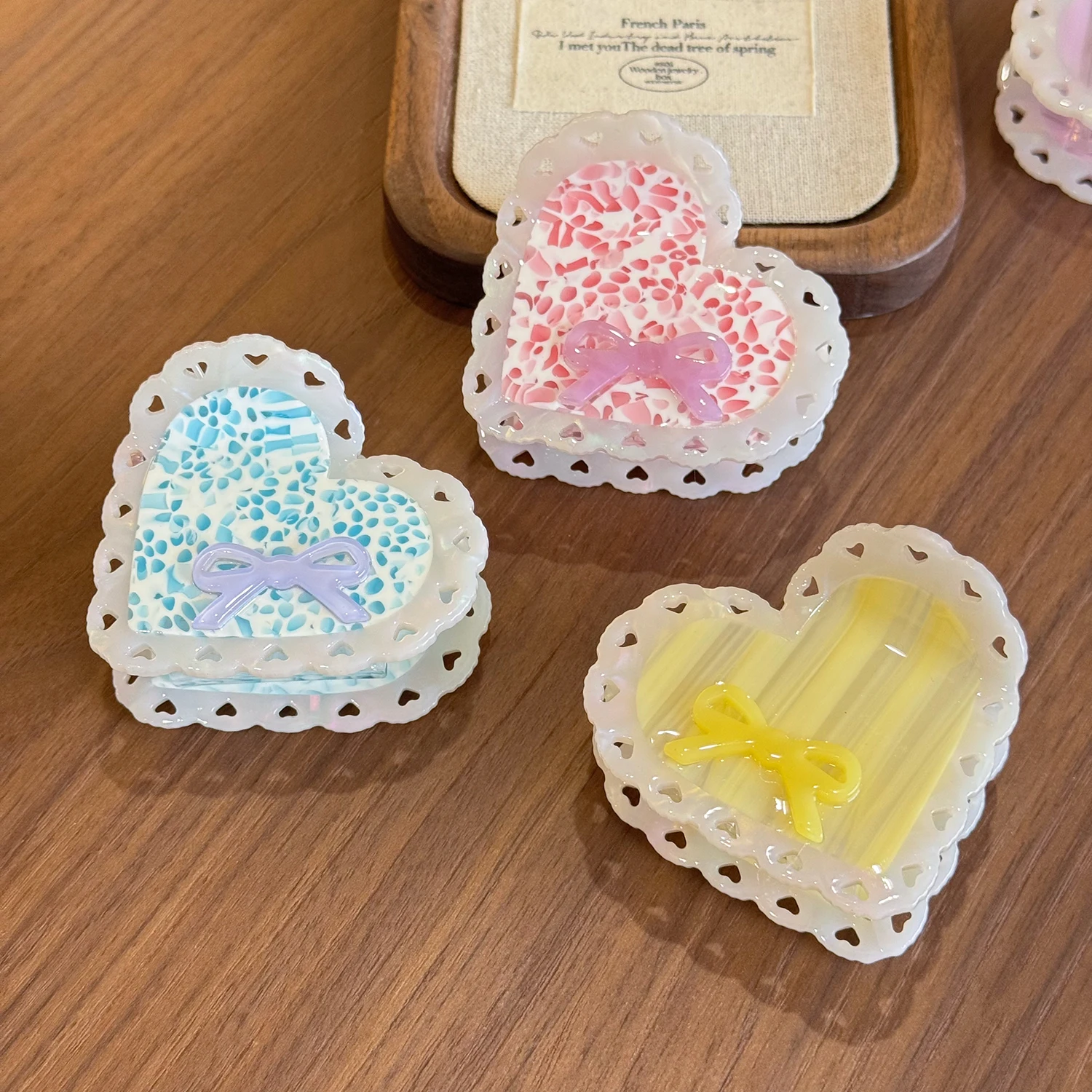 Dowell Acetic Acid Bow Heart-shaped Grab Clip, High-end Color-blocking Hair Clip, Versatile Hair Accessory