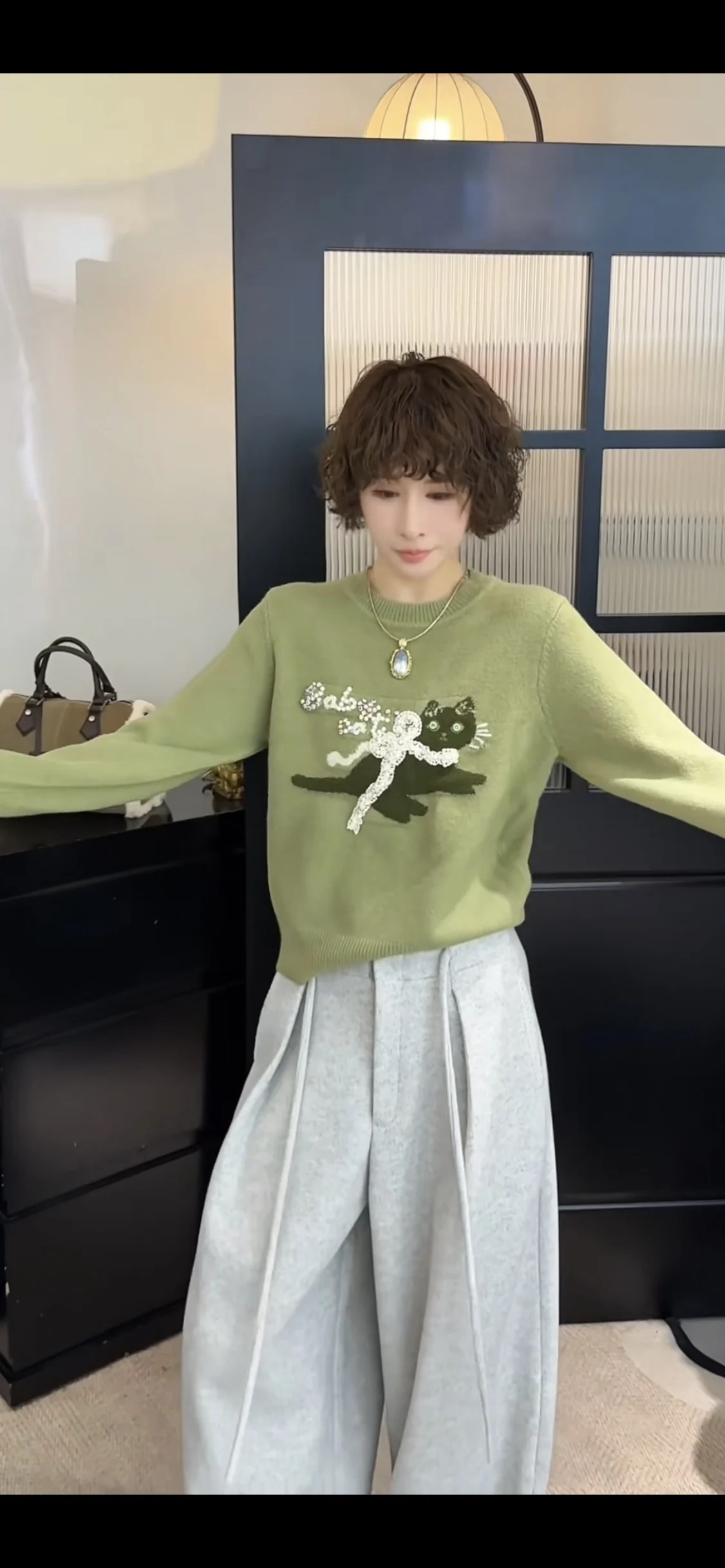 

Модный свободный вязаный свитер однотонного цвета, повседневный универсальный дизайн, осенняя новинка, женская одежда из Европы