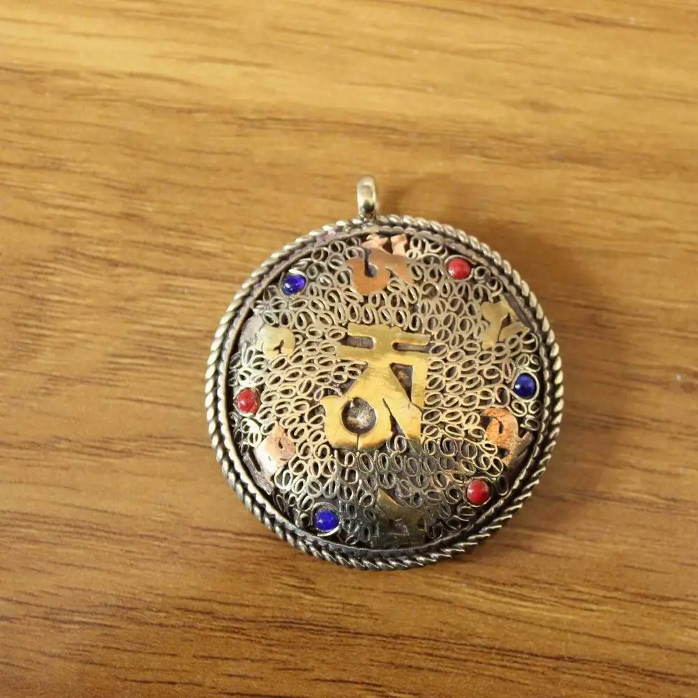 PN281 Tibetan Brass Metal Six Words Mantra Om 43mm Round Double Side Pendant Necklace