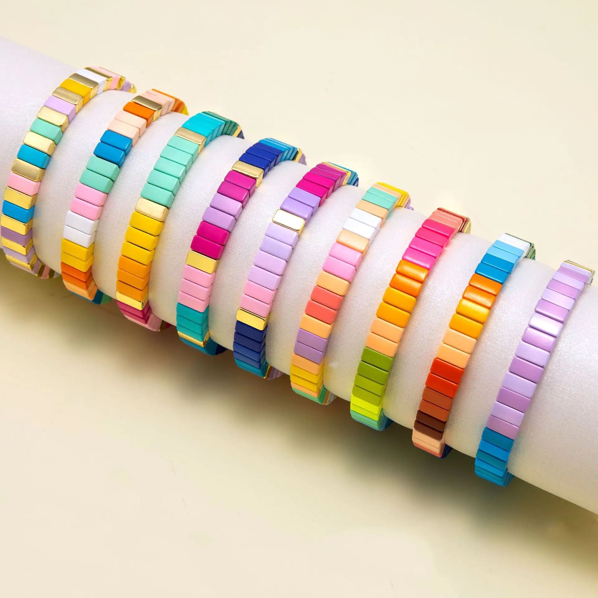 2026 Summer Candy Color Casual Style Enamel Enamel Beaded Custom Stacked Stretch Bracelet Gift Accessories for Women