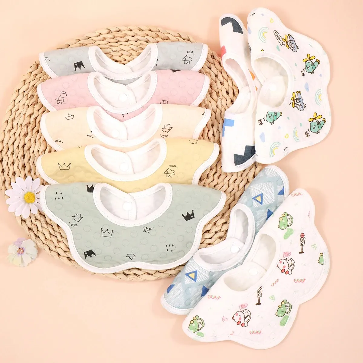 Random 3pcs Baby Bibs Cotton Flower Cloth Bibs Saliva Towel Rotating Baby Feeding Smock Infant Burp Cloths Bandana Bibs