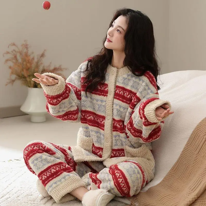 

Women's Pajama Set Worn Outside Retro Style Coral Fleece Autumn Winter Thickened Comfortable Sleepwear Homeclothes Suit for Girl