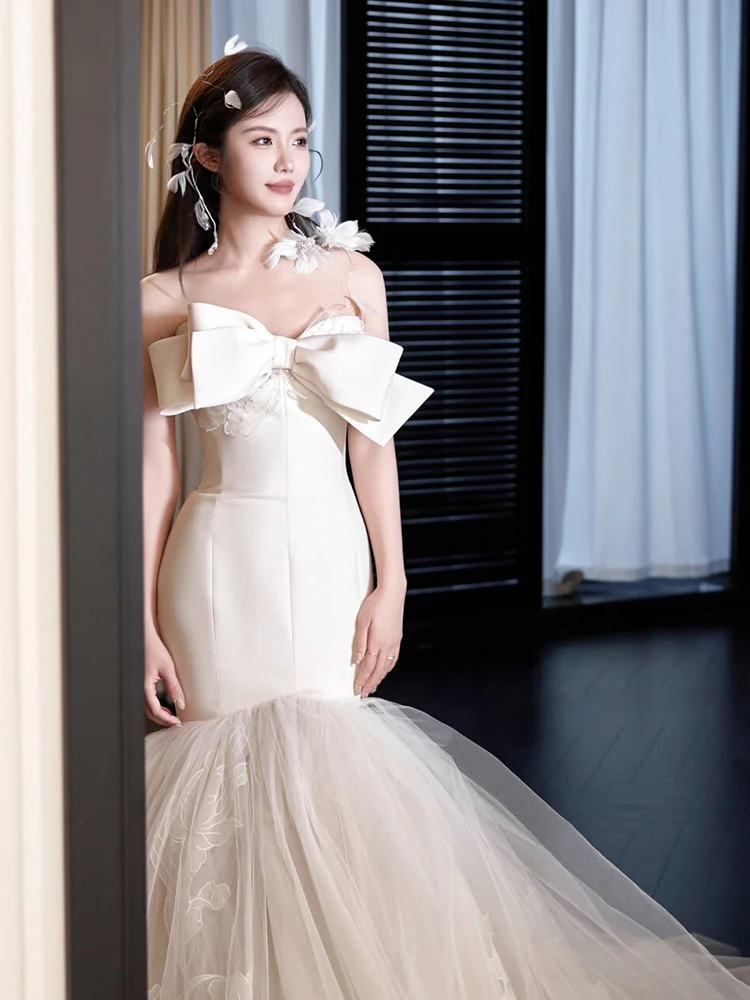 ホワイトマーメイドウェディングドレス恋人ストラップレスレースブライダルドレスコルセット高級コルセットバックカスタマイズされたフォーマルオケージョンドレス