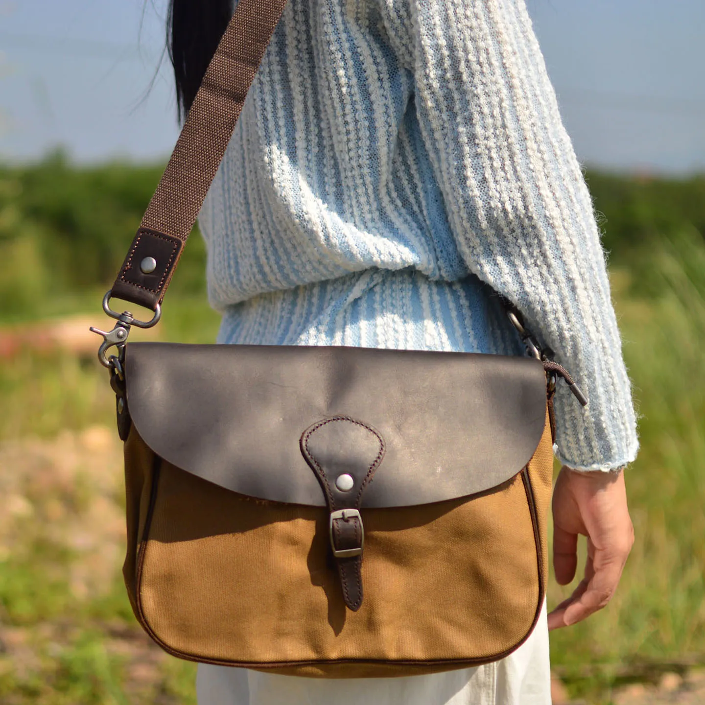 AETOO Retro oil wax canvas postman bag with patchwork shoulder strap bag - Artistic distressed single-shoulder small bag