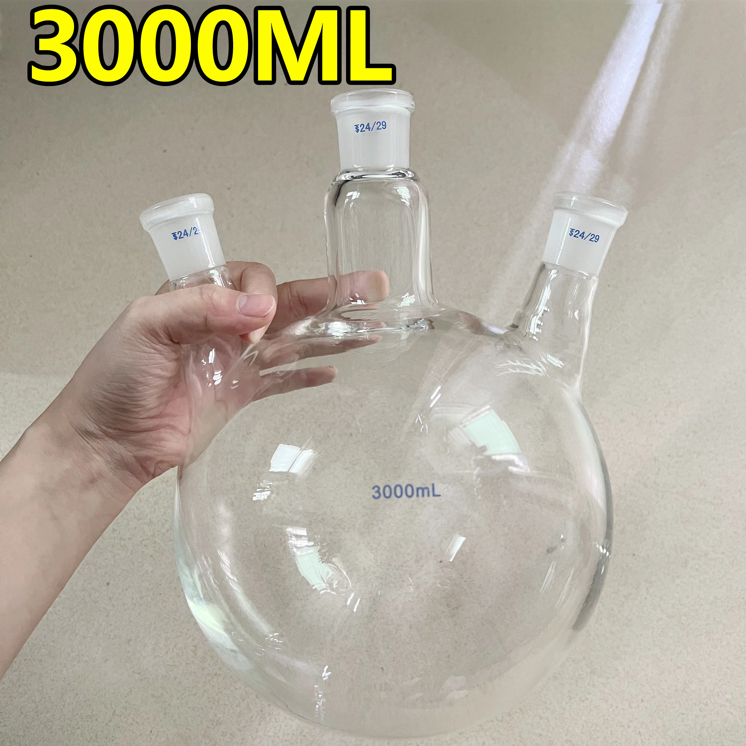 

1 штука: наклонная трехгорлая колба, 3000 мл, трехгорлая колба с круглым дном для дистилляции и реакций, из высокопрочного боросиликатного стекла.