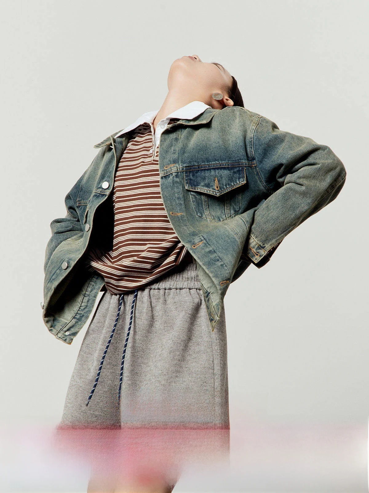 

Женская джинсовая куртка свободного кроя, повседневная, синяя, осенняя новинка, удобная, комфортная, укороченная.