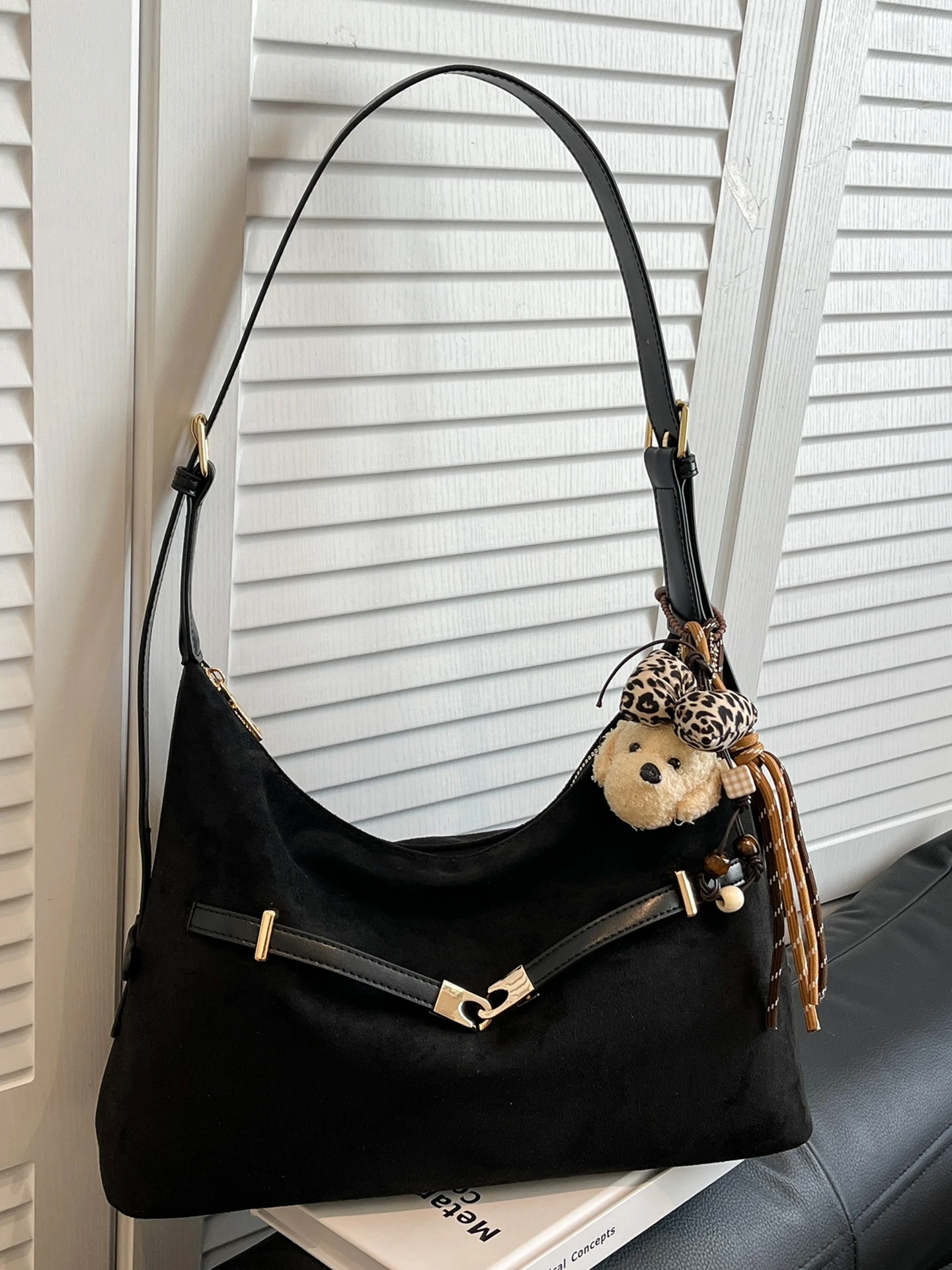 large-capaci-suede-commuter-bag-khaki-crossbody-bag-sli-versatile-single-oulder-bag-for-work-and-travel