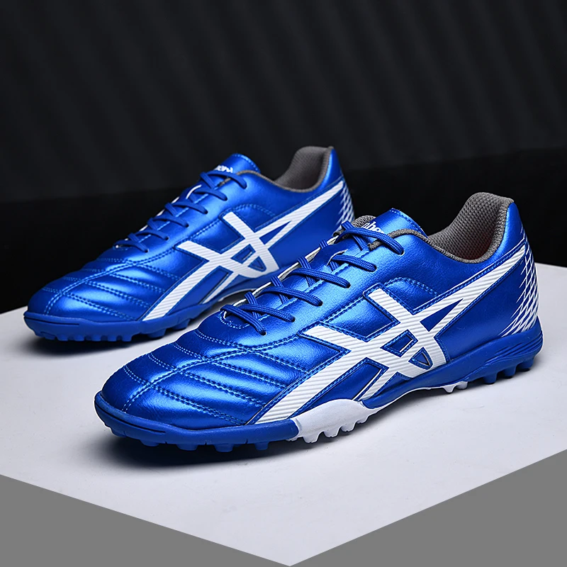 

2022 New Fashion Low Football Shoes Men Women Grass Long Spike Soccer Sneakers Men Outdoor Light Futsal Cleats zapatos de futbol