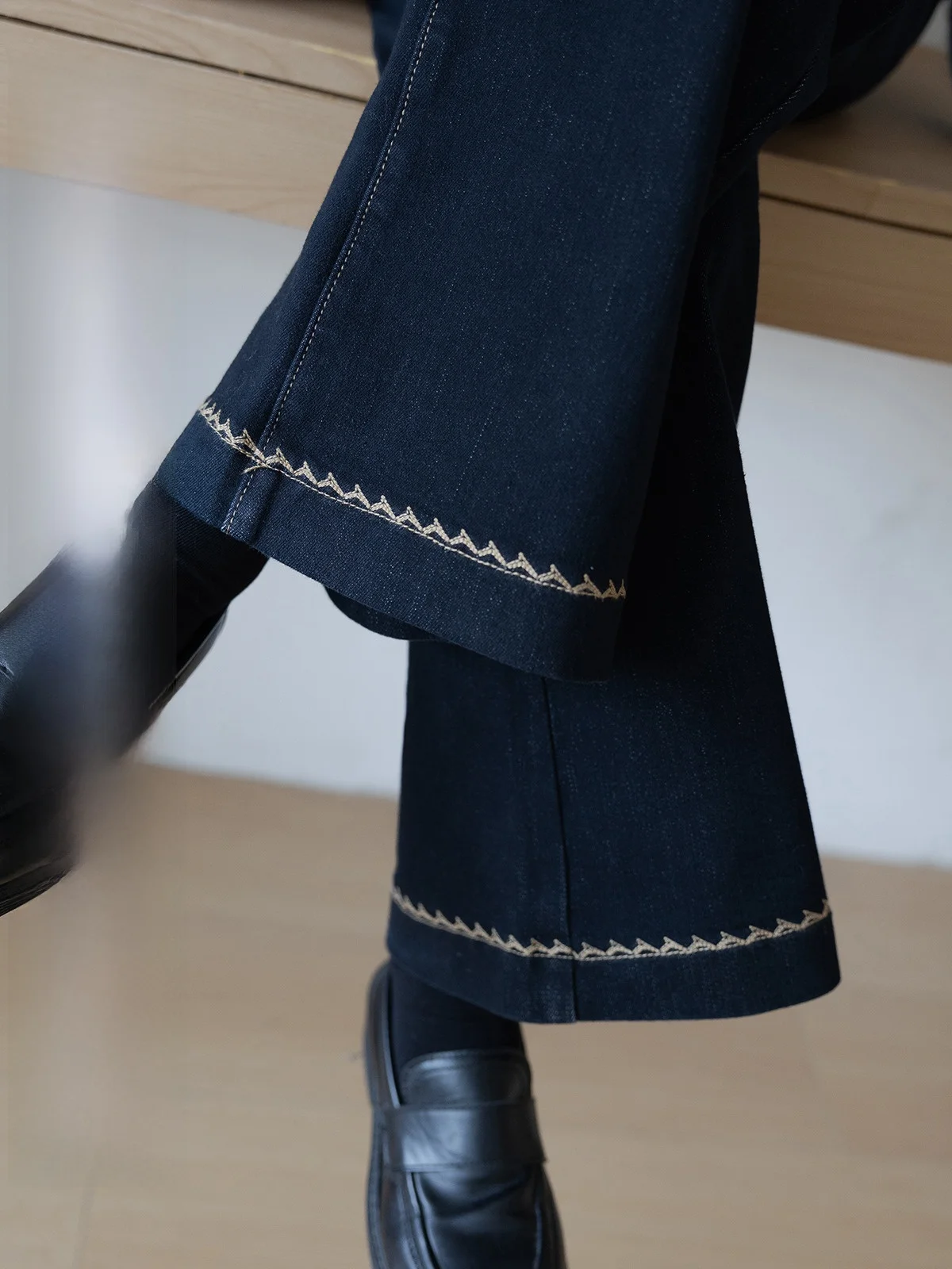 

Тонкие джинсовые брюки с высокой талией и вышивкой, женские осенне-зимние новые длинные брюки для похудения Sle Little ence Design Sense...