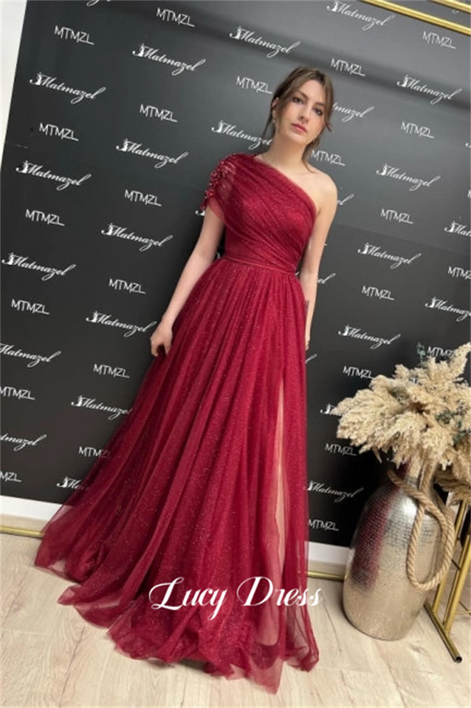 Lucy Deep Red Prom Dress Evening Mesh One Shoulder Sleeve Bridesmaid Dresses Robe De Soiree Femmes Party Elegant Woman Wedding