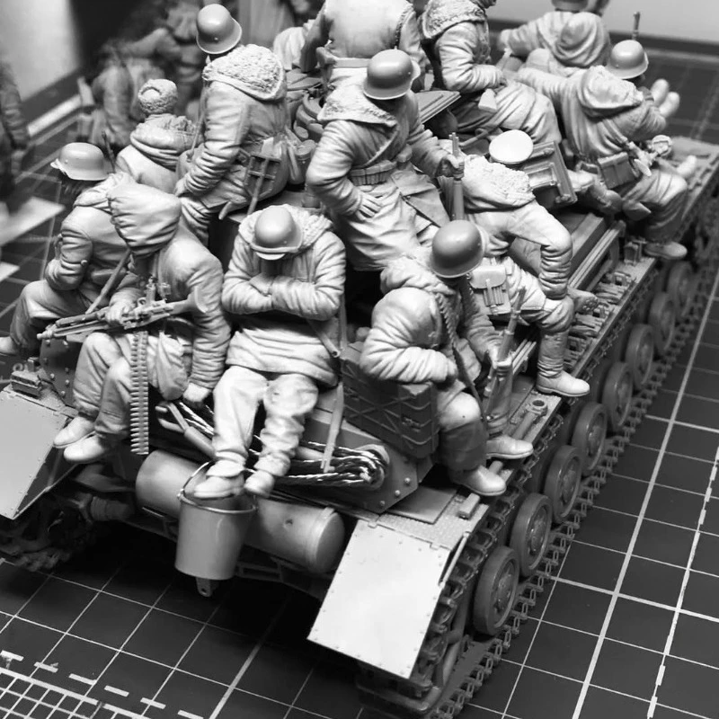 Thumbnail 4 - #32 Trending Scale Model Kits Right Now