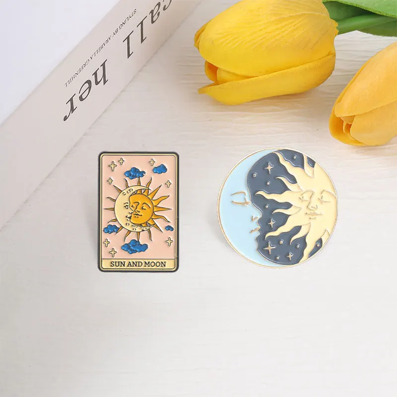 Sonne und Mond Tarotkarten-Emaille-Pin, Vintage Okkult Sonne Mond Metallbrosche für Paare, beste Freunde, Rucksack- und Jackendekoration, Geschenk – Detail 5